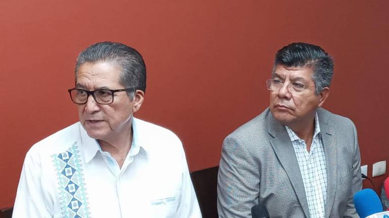 Los diputados Feliciano Castro Meléndrez y José Manuel Luque Rojas condenaron la agresión al periodista Martín González, de Ríodoce.