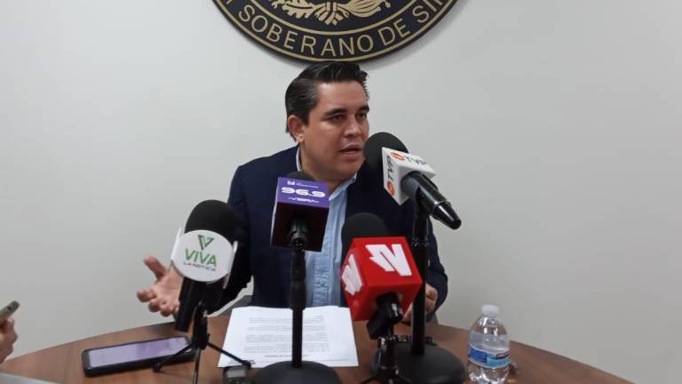 Ricardo Madrid afirmó que, aunque Arredondo no tenga partido, tiene derecho a presidir la Comisión de Fiscalización.