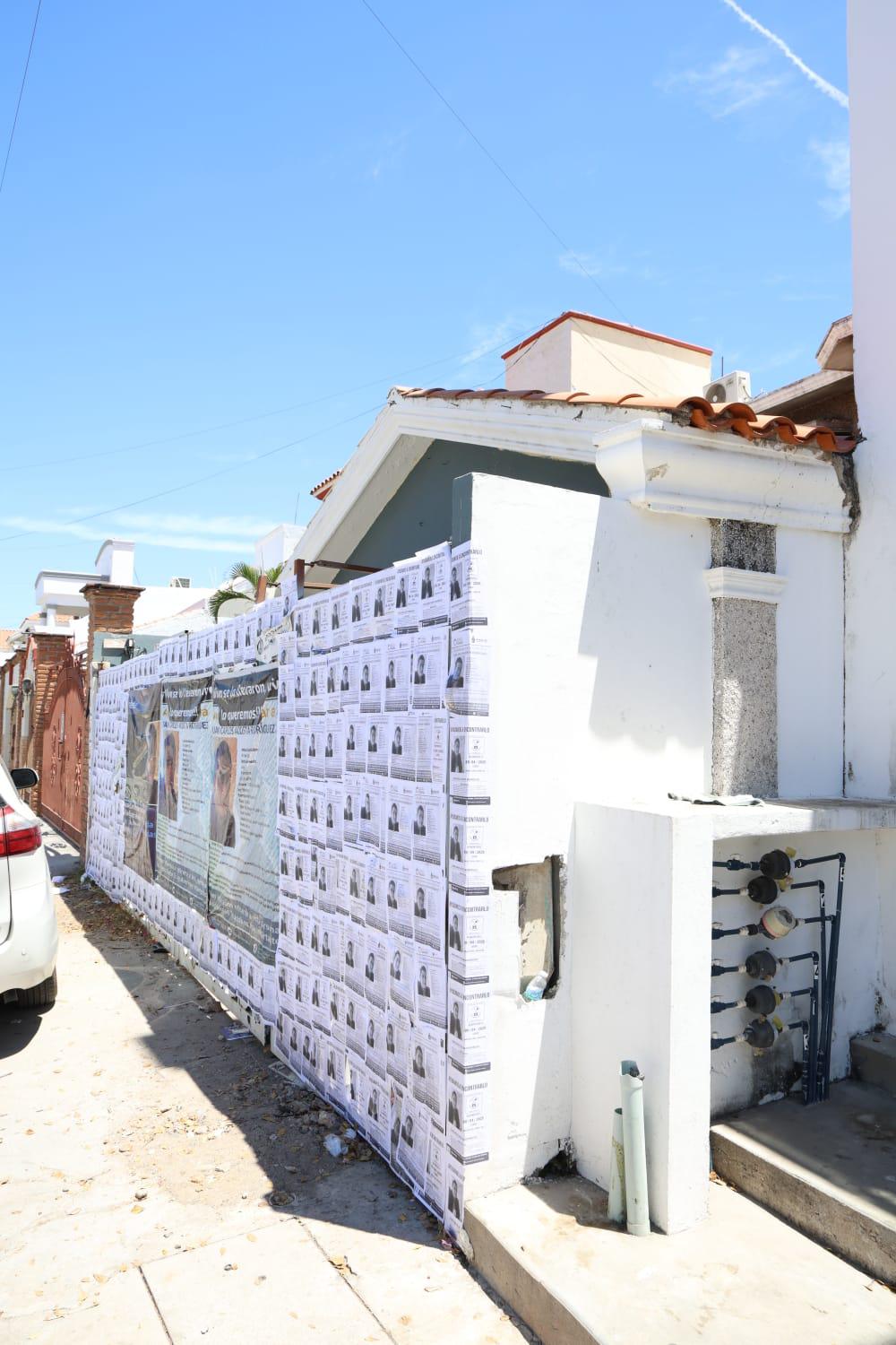 $!A un año de su desaparición, madre de Juan Carlos protesta en el lugar donde fue visto por última vez en Mazatlán