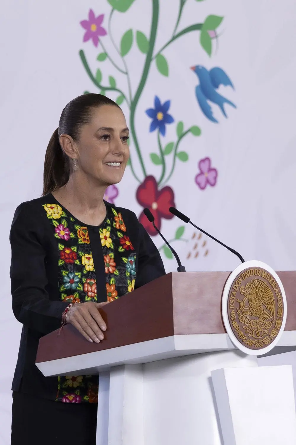 $!La Mandataria ha sostenido que España debe reconocer los abusos de la conquista a los pueblos indígenas de México