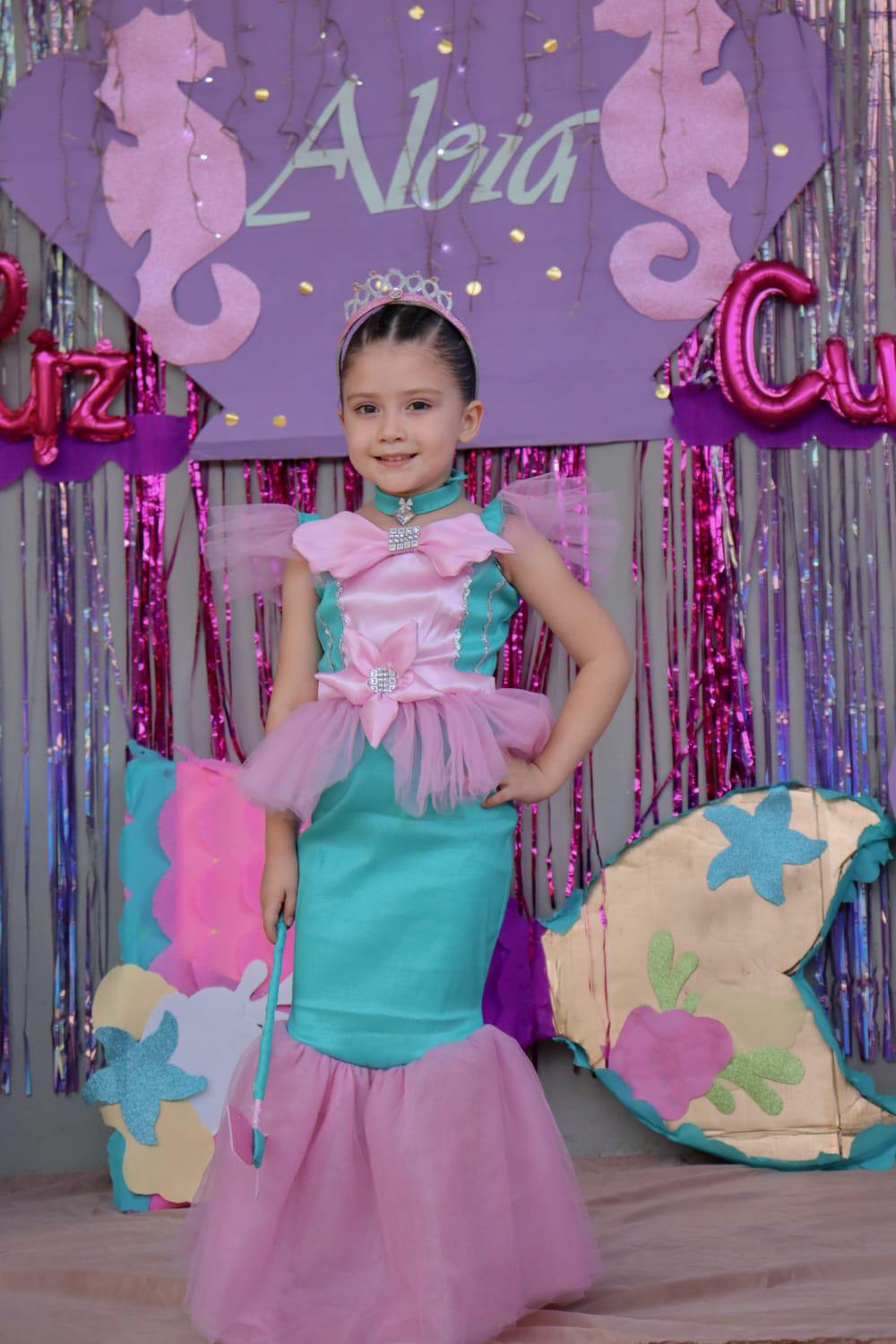 $!Marién Aleia Iza Gastélum fue una linda sirenita en su cumpleaños.