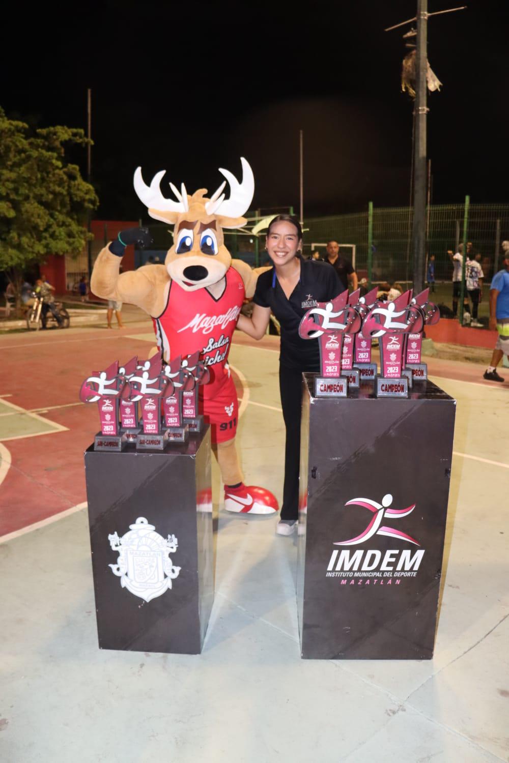 $!Con fiesta inauguran Torneo Wolves en Casa Hogar