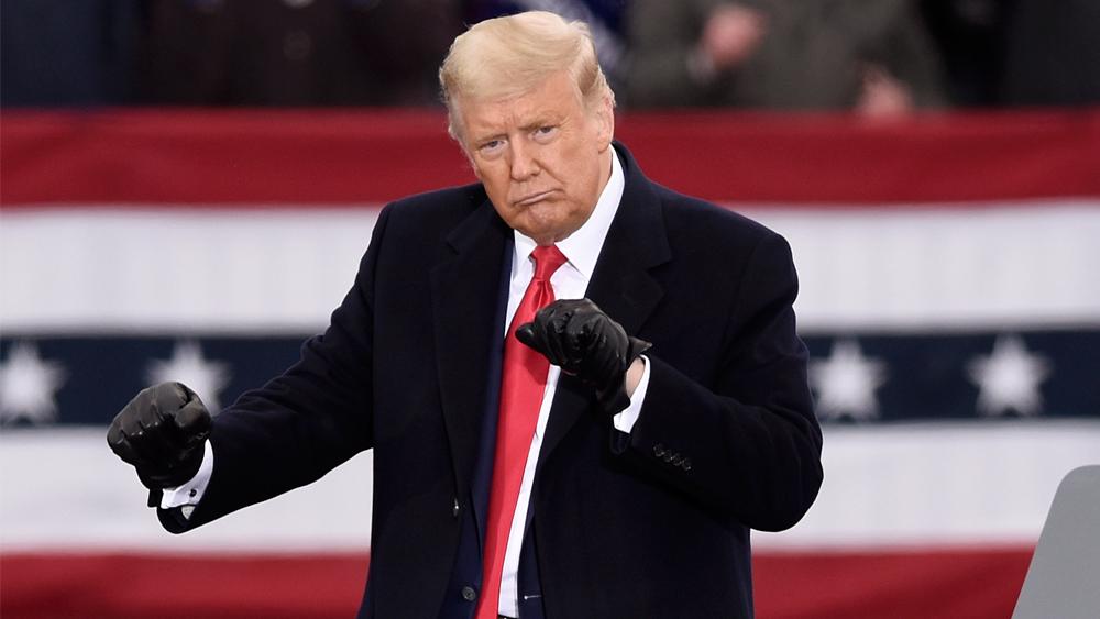 $!Evander Holyfield regresa al ring a sus 58 años con Donald Trump como comentarista