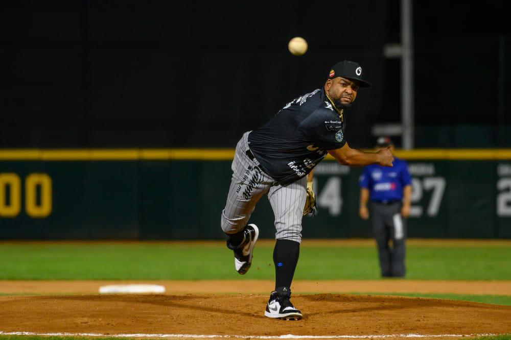 $!Joey Meneses bateó a la hora cero, para convertirse en el Jugador de la Semana