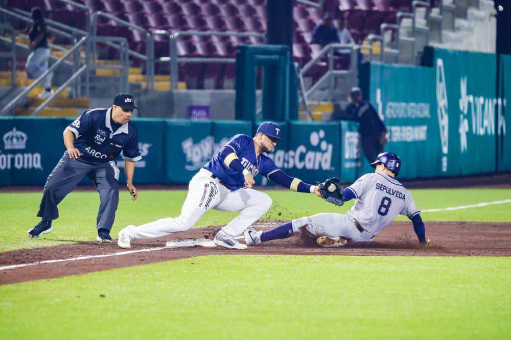 $!Tucson arrolla 8-2 a Jaguares y se lleva su primera serie de la segunda vuelta