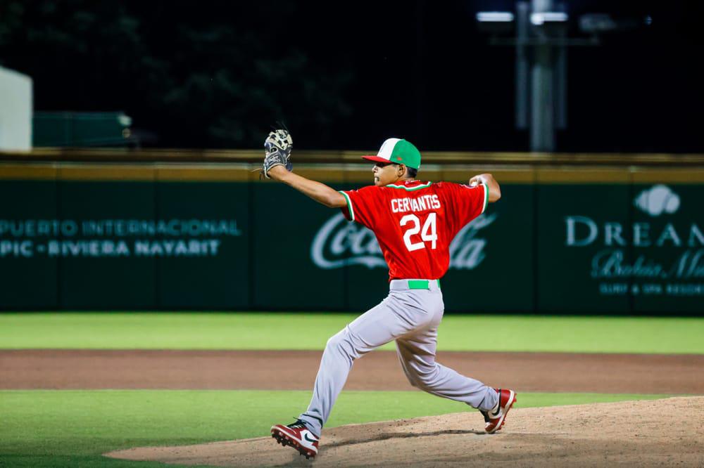 $!México Rojo debuta con triunfo y Ramón Figueroa impone récord en la Serie del Caribe Kids