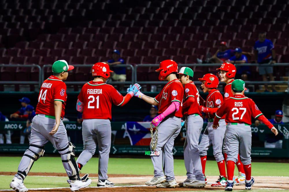 $!México Rojo debuta con triunfo y Ramón Figueroa impone récord en la Serie del Caribe Kids