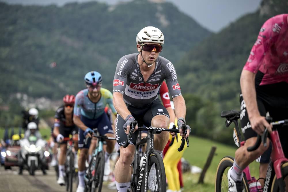 $!Kaden Groves se doctora en Pontarlier y Pogacar acaricia su cuarto Tour de Francia