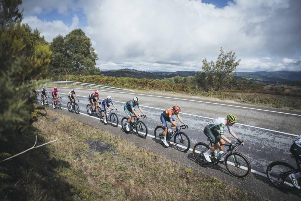 $!Mads Pedersen conquista la etapa 15 en España y firma su cuarta victoria en Grandes Vueltas este año