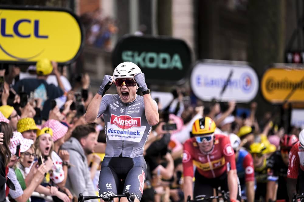 $!Jasper Philipsen se viste de amarillo tras una explosiva apertura del Tour de Francia 2025 en Lille