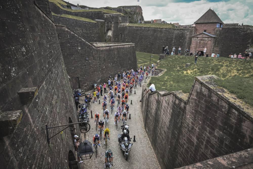 $!Pogacar gana etapa por delante de un Vingegaard que se garantiza el Tour