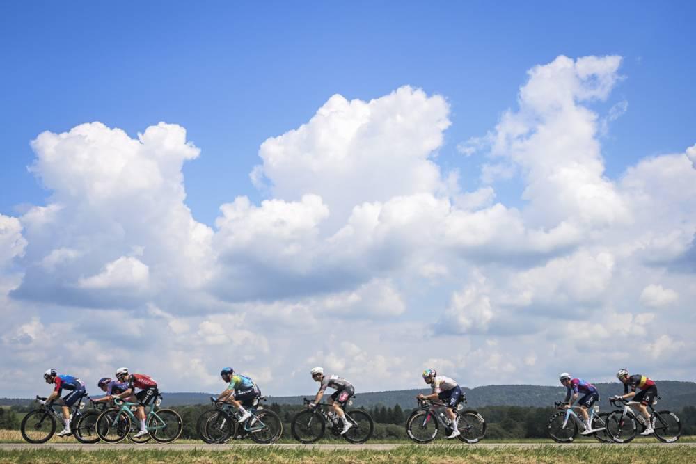 $!Kaden Groves se doctora en Pontarlier y Pogacar acaricia su cuarto Tour de Francia