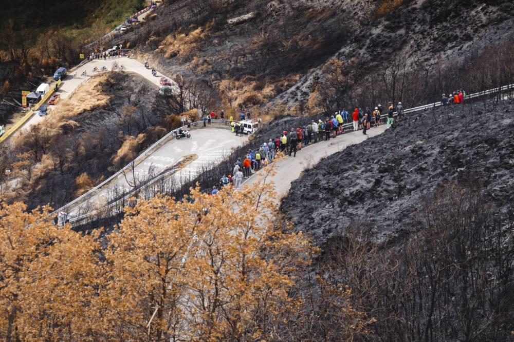 $!Pellizzari conquista el Morredero y Vingegaard defiende el rojo en La Vuelta a España