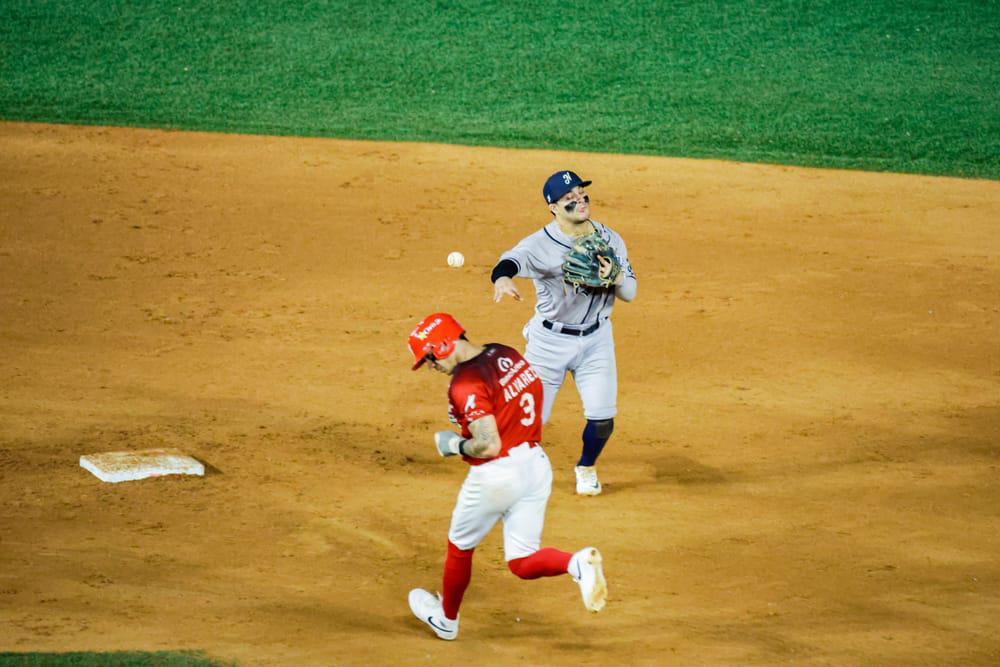 $!Venados reaccionan con poder, pero caen 10-4 ante Jaguares