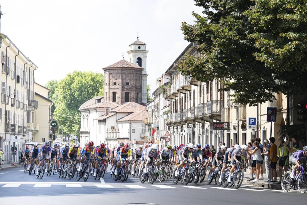 $!Jasper Philipsen se impone en Turín y se viste de rojo en el arranque histórico de la Vuelta a España