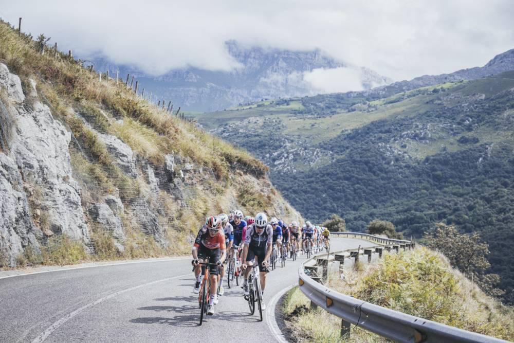 $!Juan Ayuso conquista su segunda etapa en La Vuelta 25 tras ataque demoledor en Brenes