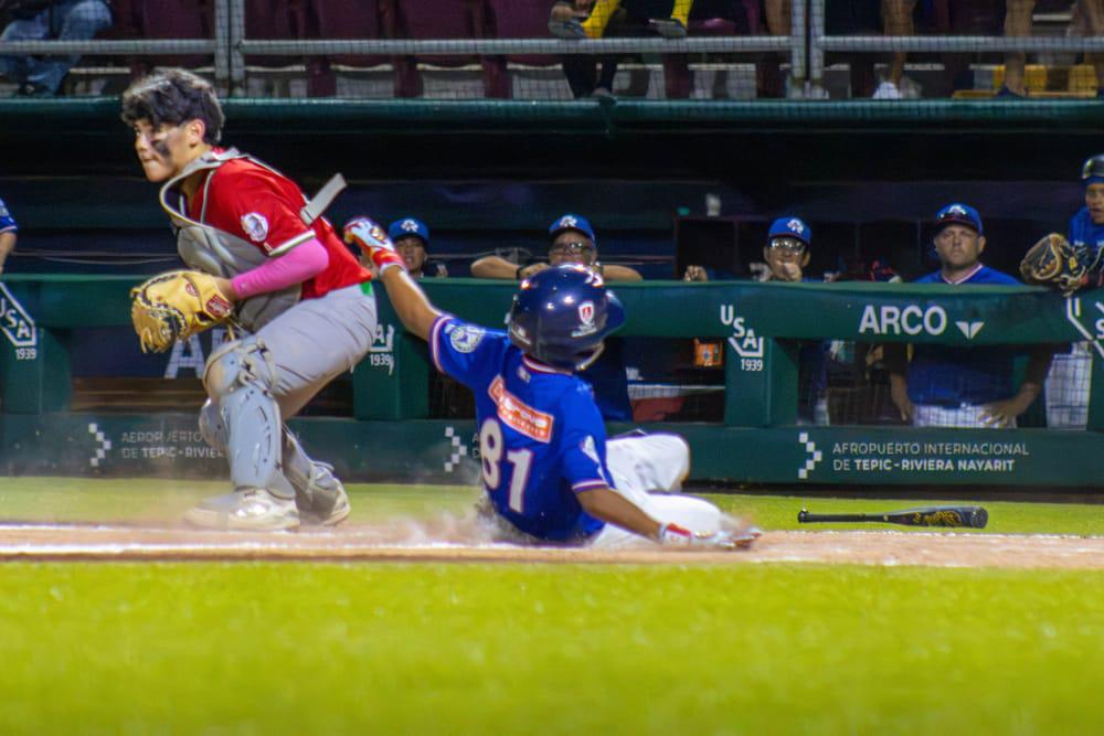 $!México Rojo debuta con triunfo y Ramón Figueroa impone récord en la Serie del Caribe Kids