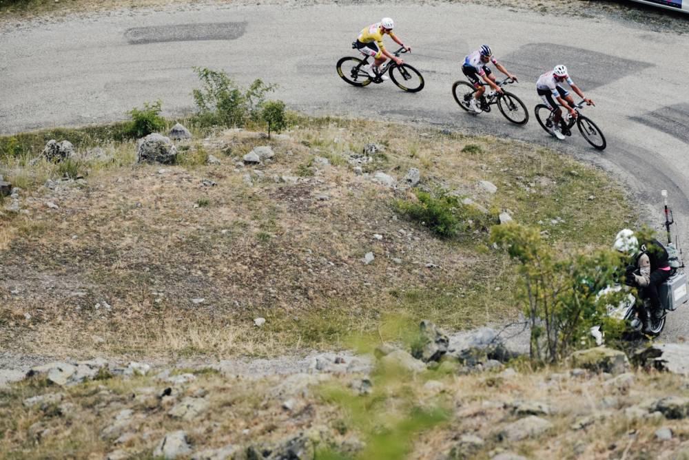 $!Isaac del Toro hace historia: asegura podio y maillot blanco del Tour de Francia en su debut