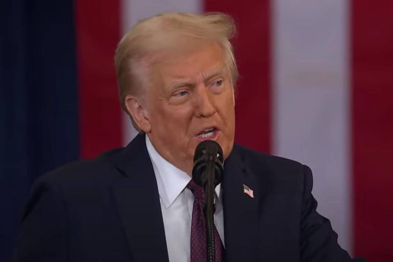 Trump insiste en que cambiará el nombre al Golfo de México