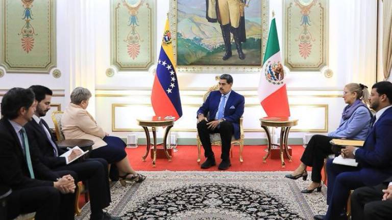 Reunión entre Secretaria Alicia Bárcena, el Presidente de Venezuela Nicolás Maduro, y embajadores.