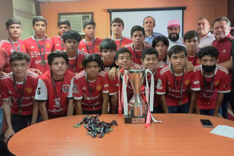 Premian a lo mejor de la Liga Nacional de Futbol Varonil Sub 13 y Sub 15