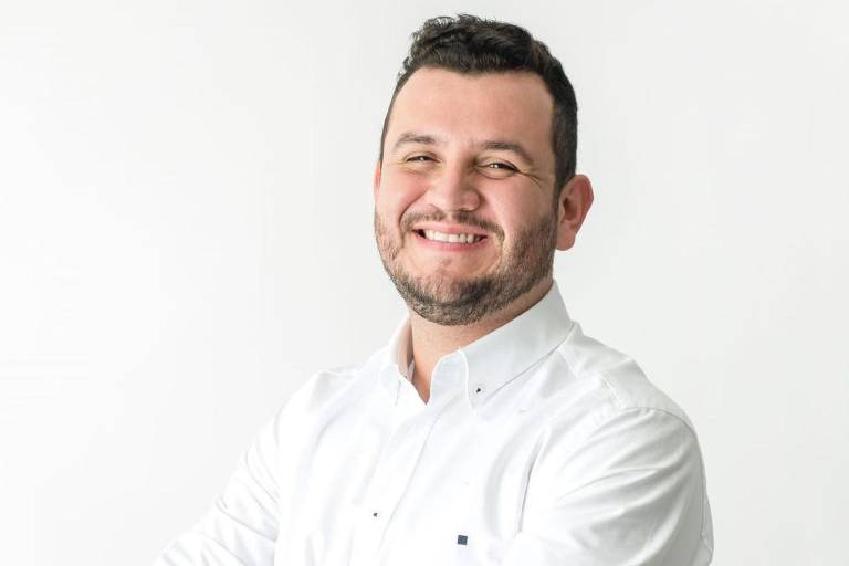 Edén Muñoz se va a Lizos Music; el cantautor será ‘hermano’ de Banda MS