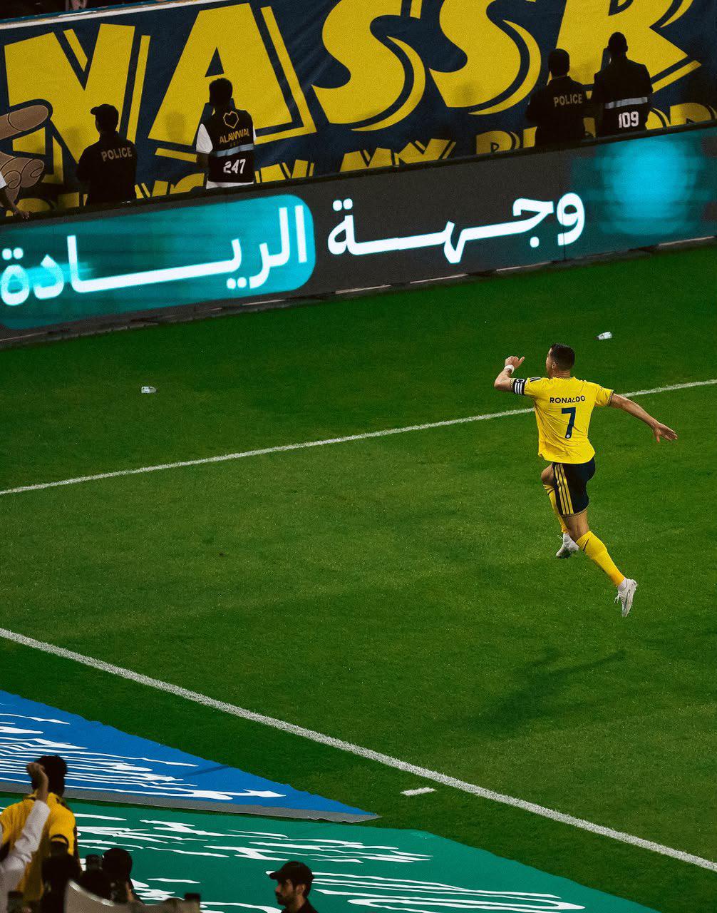 $!¡Triplete histórico de Cristiano Ronaldo! Al Nassr vence 5-3 a Al Kholood y el astro portugués queda a 15 goles de los mil