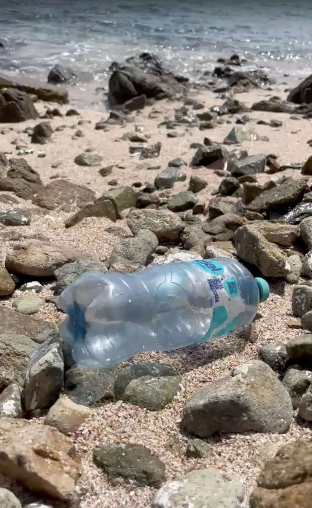 $!Persisten basura y negocios en Playa Pinitos pese a operativo de reordenamiento