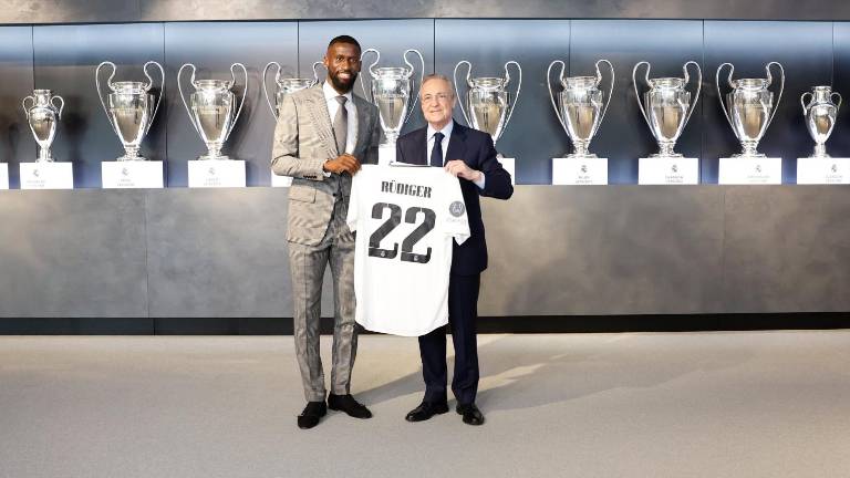 Antonio Rüdiger pasó con éxito los examenes médicos y es, oficialmente, nuevo jugador del Real Madrid.