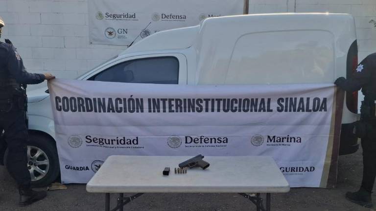 El operativo dejó un arma calibre .40 asegurada.