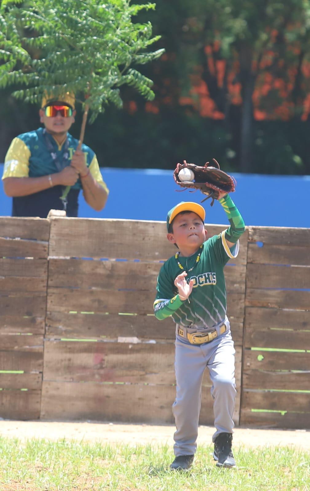 $!Liga Tarahumara sella importante triunfo sobre Hermosillo, en Nacional de Beisbol Escuelita