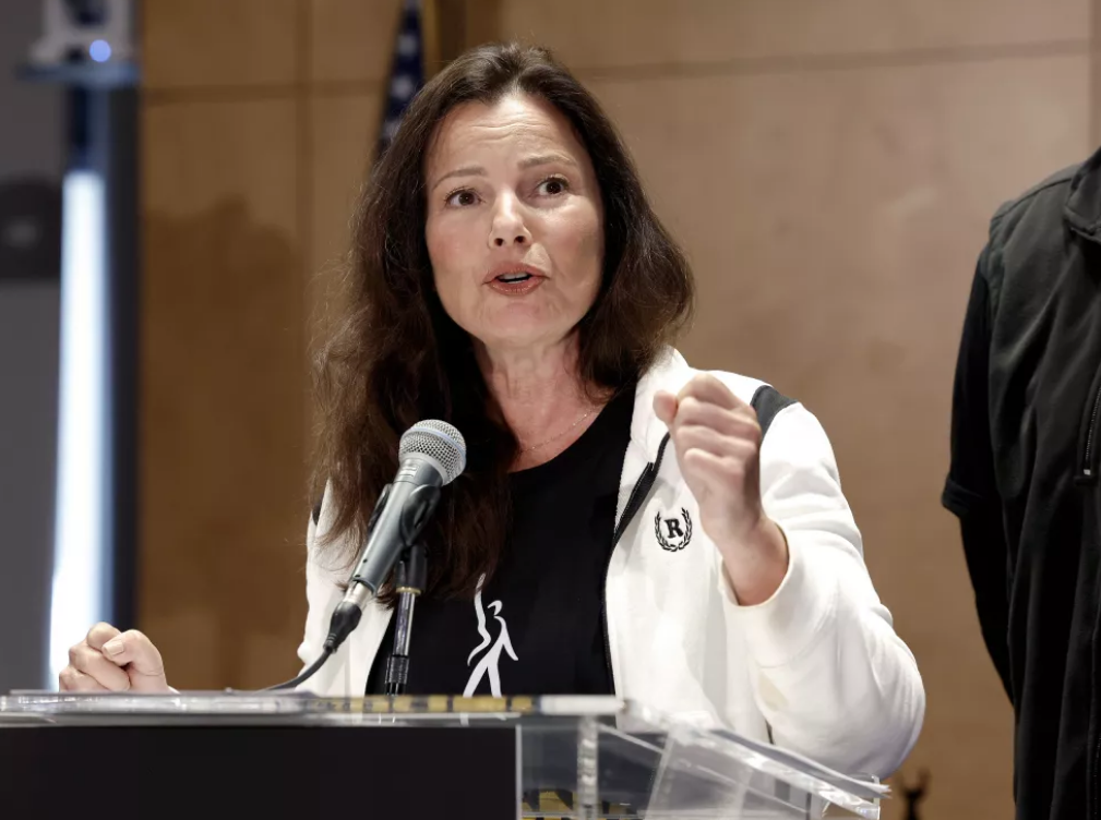 $!Defiende la actriz Fran Drescher los derechos de más de 160 mil artistas de Hollywood