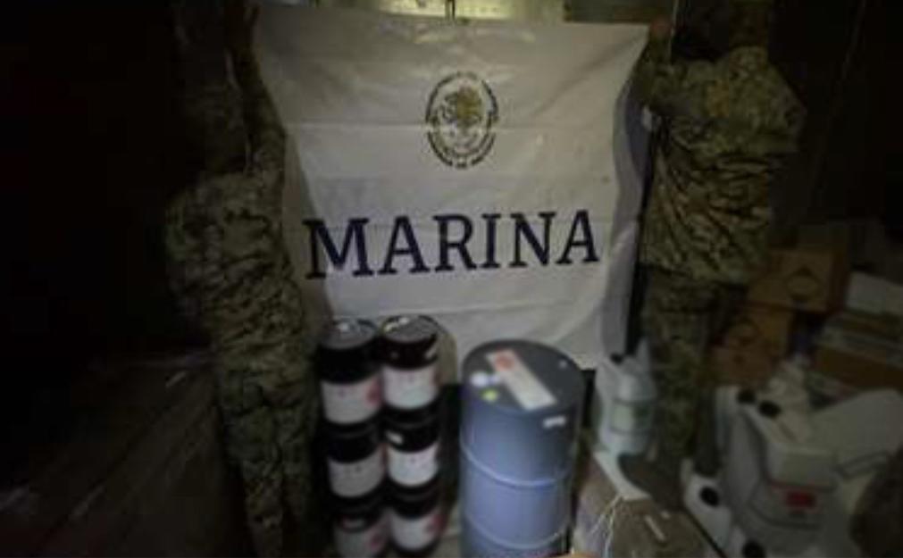 $!Asegura la Marina 314 litros de precursores en el puerto de Topolobampo