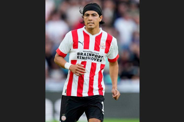 Sinaloense Érick Gutiérrez festeja su partido 100 con goleada del PSV