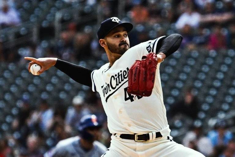 Pablo López sufre desgarre en el codo y podría someterse a segunda cirugía Tommy John.