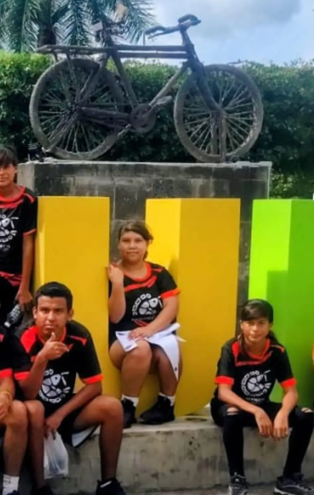$!Grecia tenía lista su fiesta de XV años; la despedirán con chambelanes