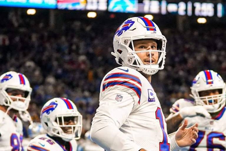 Los Bills vencen 28-25 a los Lions en el primer juego del Día de Acción de Gracias