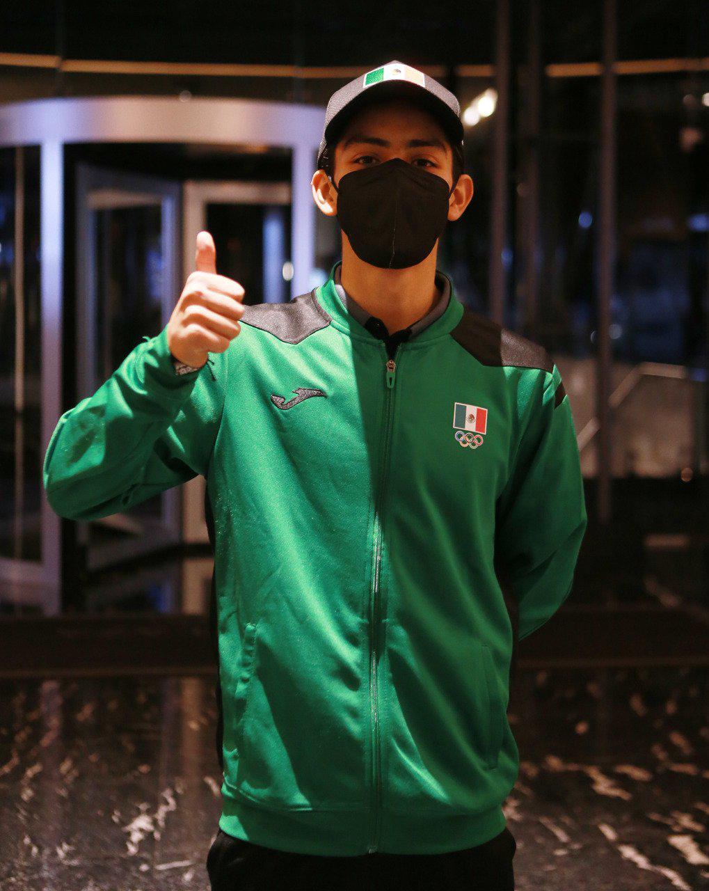 $!Donovan Carrillo regresa a México entre ovaciones y porras