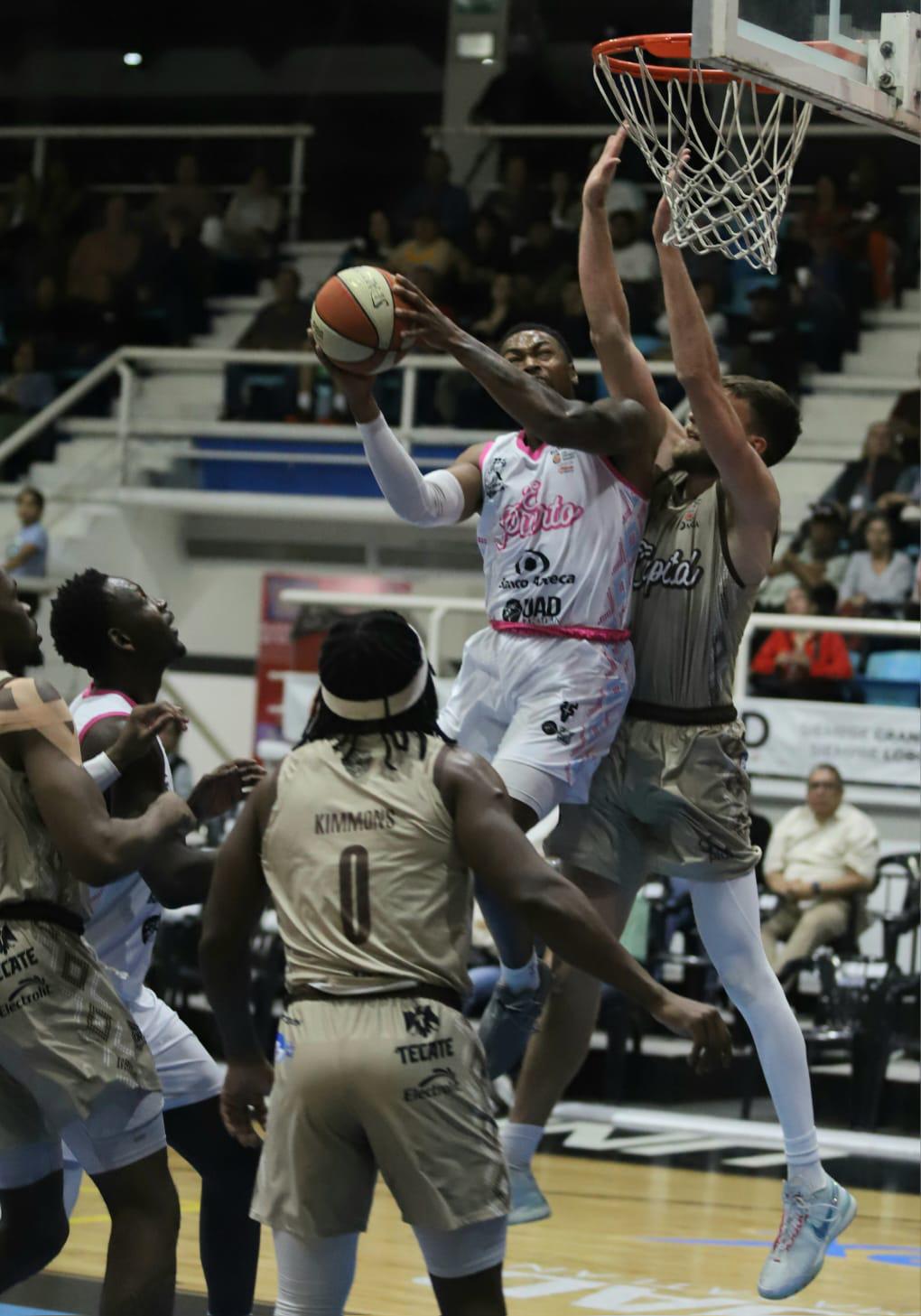 $!Venados Basketball reacciona al final, pero se queda corto ante Ángeles CDMX