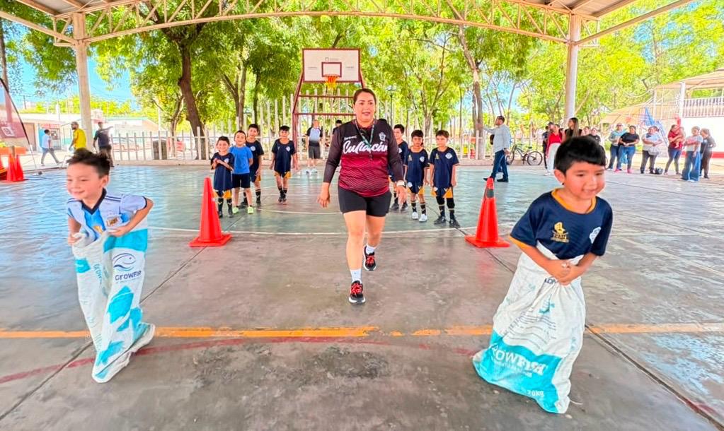 $!Fomentan el deporte y la convivencia en Aguaruto con jornada del Imdec
