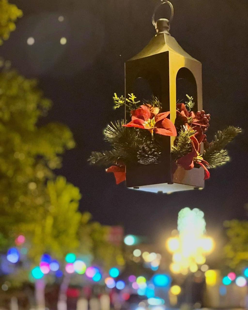$!Decoran con luces y artesanías el Centro Histórico de Cosalá