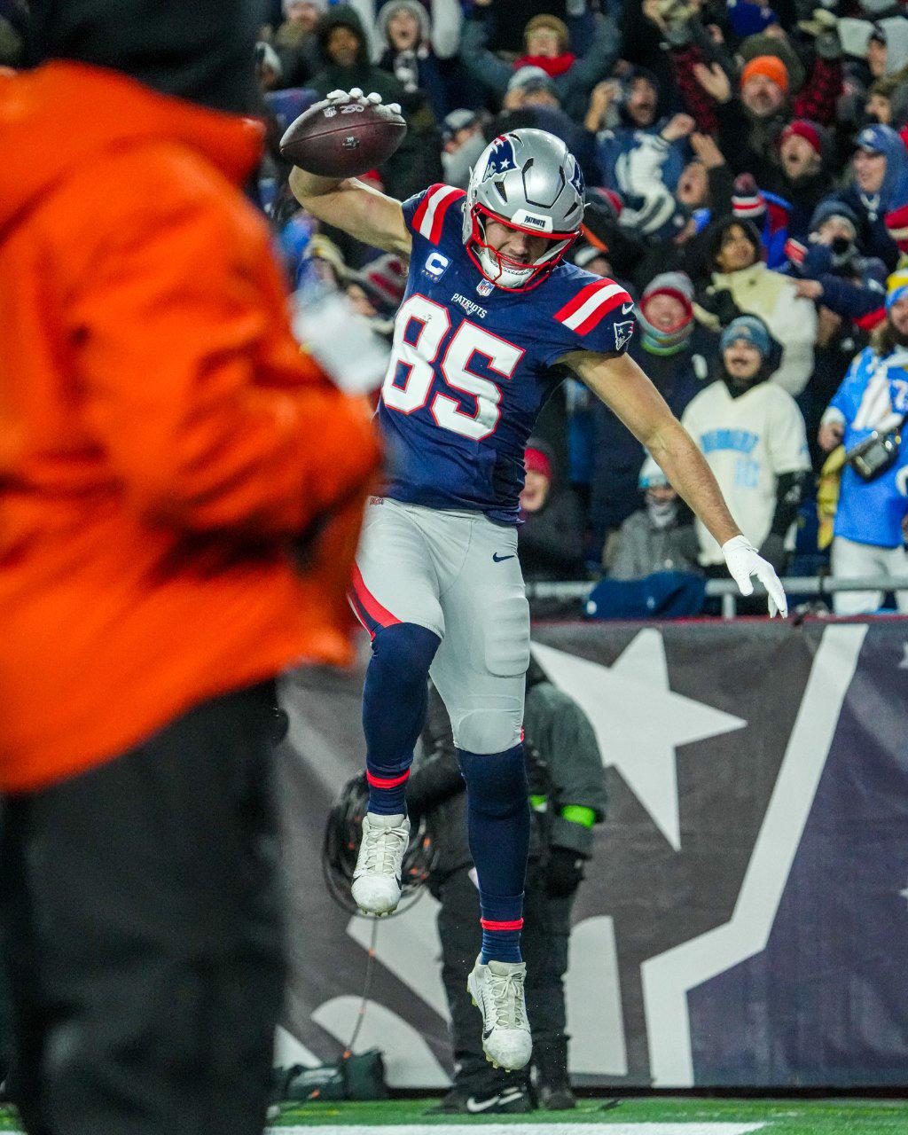 $!Patriots avanzan con defensa implacable ante Chargers