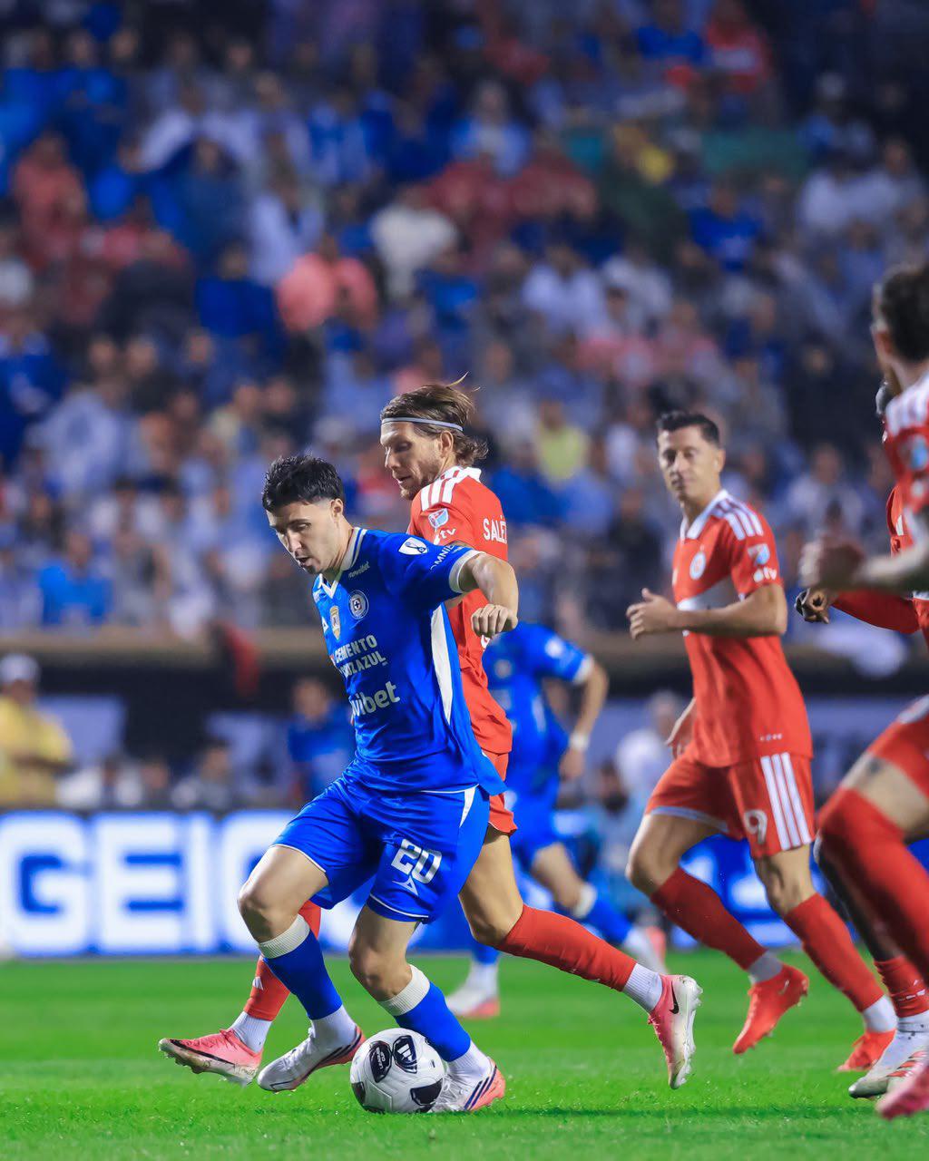 $!Joel Huiqui asume la responsabilidad tras eliminación de Cruz Azul