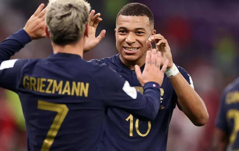 Francia y Polonia se ven las caras después de 40 años