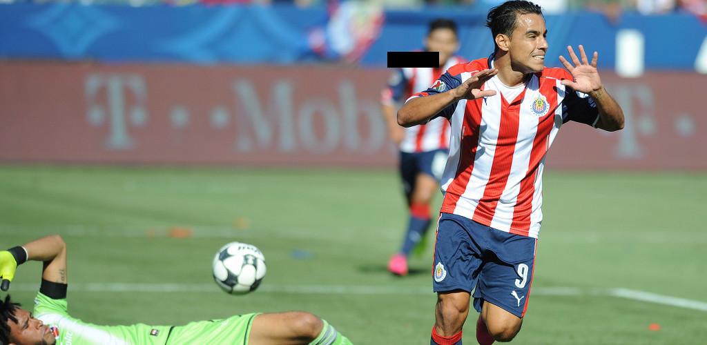 $!Chivas retira camiseta de su goleador histórico tras proceso judicial