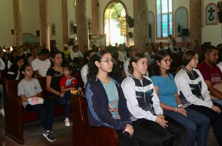 Deportistas mazatlecos se encomiendan al Creador de cara a los Juegos Conade
