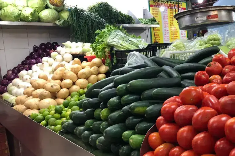 Inflación anual cae a 3.49 % en agosto; destacan bajas en estos productos