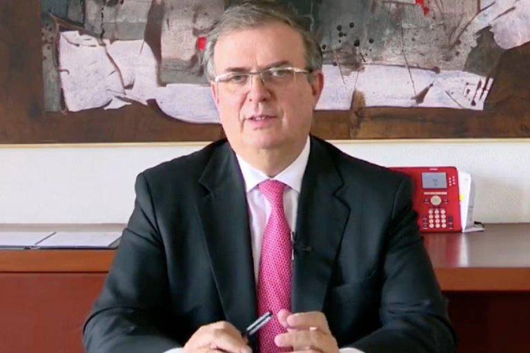 México condena invasión rusa a Ucrania y demanda cesen hostilidades, anuncia Ebrard