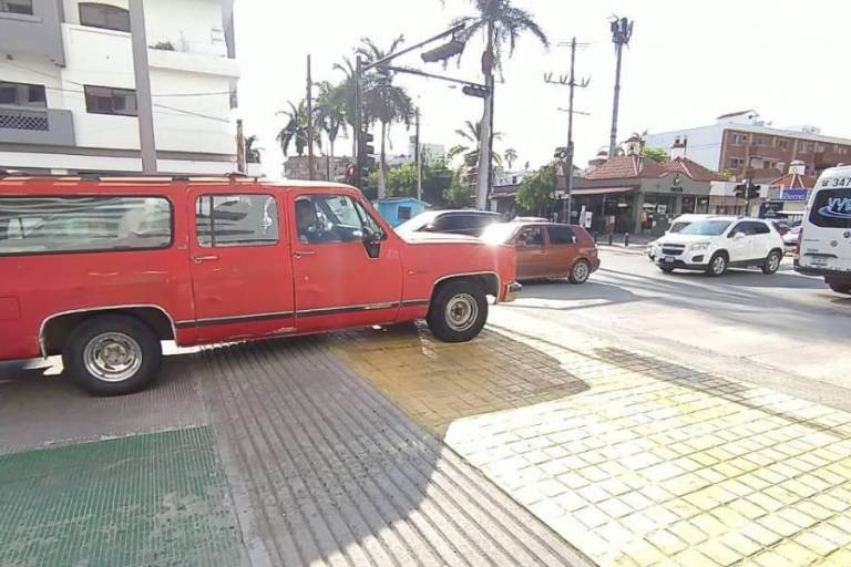 Vialidad respetará que ‘El Químico’ no quiera quitar el ‘megatope’ pero solicitará mayores señalizaciones