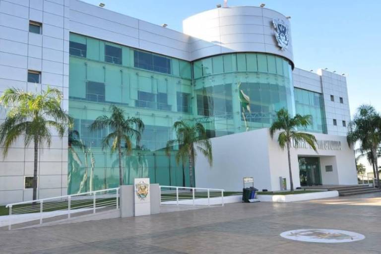 Estudiantes de la UAS en Ahome recurren a amparos en busca de mejorar calidad educativa